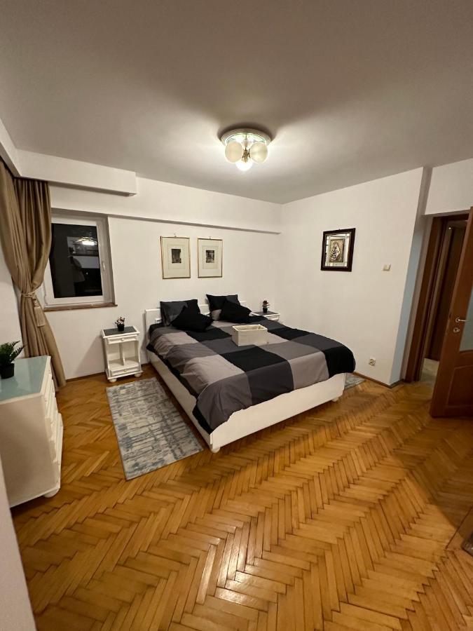 Unirii Lake Tribunal Bukarest Exterior foto